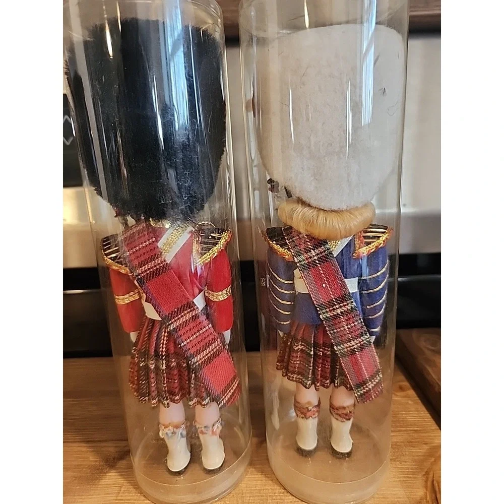 2 Vintage Scottish Palace Guards Blinking Eyes Dolls, 9